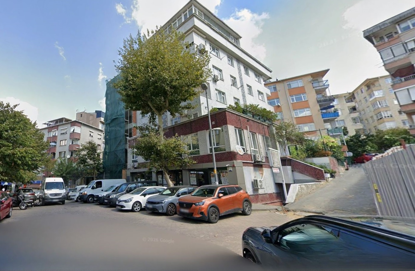 İstanbul, Beşiktaş, Dikilitaş Mahallesi – Emirhan Caddesi Üzerindeki Dairede Kira Artışı Baskısı